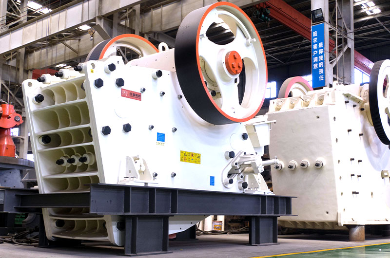 砂石骨料生產(chǎn)線上的粗碎裝備都有啥？帶你看看“老虎口”！