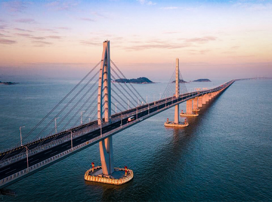 創(chuàng)世界之最！2.5個金字塔+2200萬方砂石用量，港珠澳大橋通過驗收